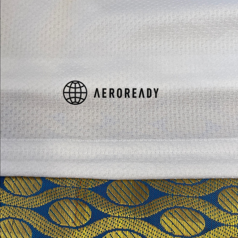 NWOT Adidas White Short-Sleeve Logo Tee.  Men’s Size XL - Picture 5 of 5